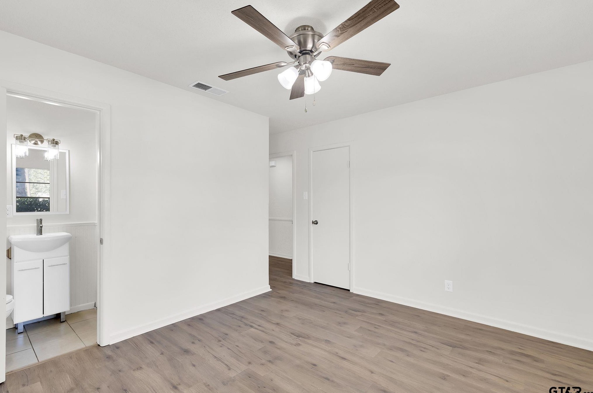 827 Palmer Ave, Tyler TX  75701-2371 exterior