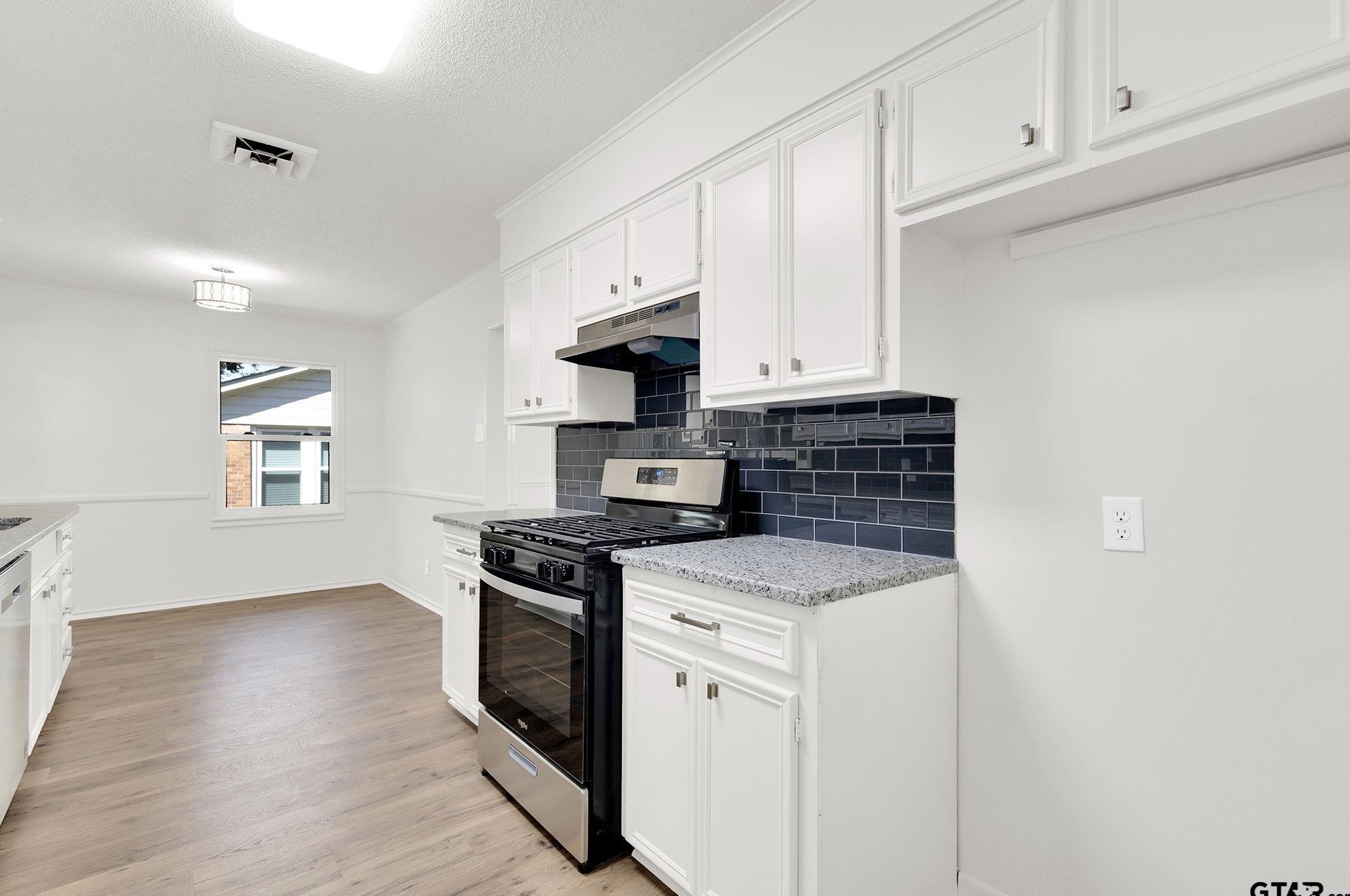 827 Palmer Ave, Tyler TX  75701-2371 exterior