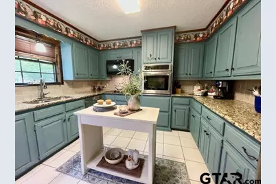 108 Glenhaven, Palestine, TX 75801 - Photo 9