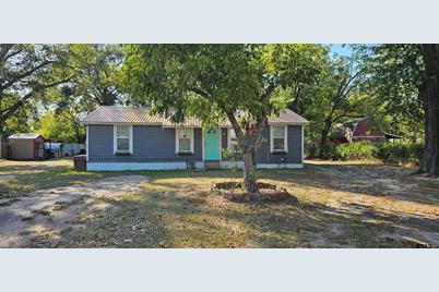 1041 N Walnut, Van, TX 75790 - Photo 1