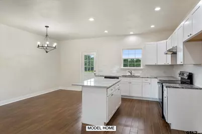 211 S Quille, Mt Pleasant, TX 75455 - Photo 3