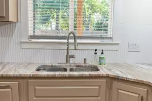 200 W Van St, Lindale, TX 75771 - Photo 19