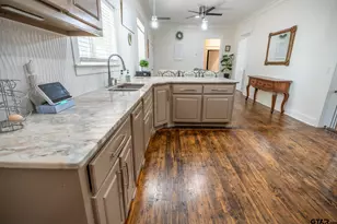 200 W Van St, Lindale, TX 75771 - Photo 21