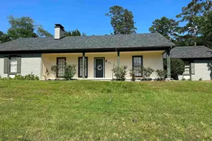 906 Sherwood Ln, Jacksonville, TX 75766 - Photo 1