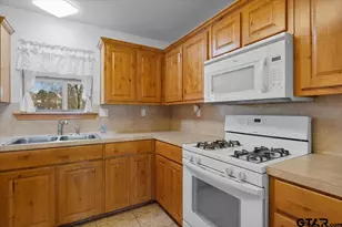 23085 County Rd 2169, Troup, TX 75789 - Photo 11