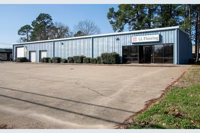3216 W Gentry Pkwy, Tyler, TX 75702 - Photo 1