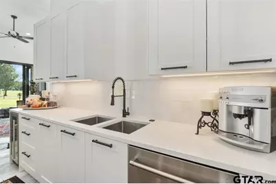 255 Pr 5941, Emory, TX 75440 - Photo 15