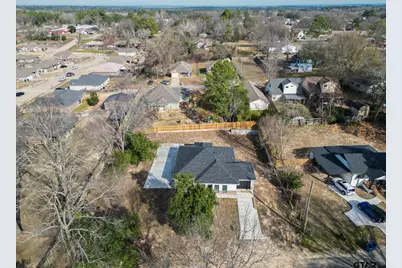 413 Stewart, Lindale, TX 75771 - Photo 5