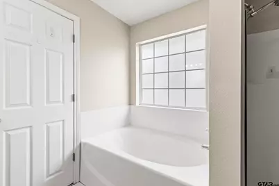 1400 Lakeside Ct, Lindale, TX 75771 - Photo 17