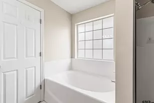 1400 Lakeside Ct, Lindale, TX 75771 - Photo 17