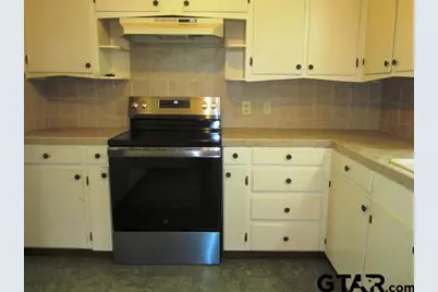 2103 Crestwood Drive, Tyler, TX 75701 - Photo 9