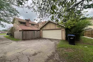 1009 Towne Lake Dr, Longview, TX 75601 - Photo 3