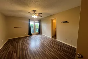 1009 Towne Lake Dr, Longview, TX 75601 - Photo 5