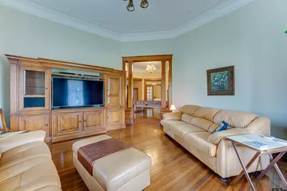 210 W Elm St, Winnsboro, TX 75494 - Photo 9