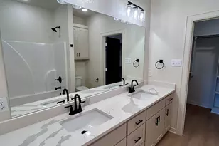 390 Alexander St, Kilgore, TX 75662 - Photo 11