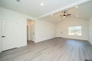 390 Alexander St, Kilgore, TX 75662 - Photo 9