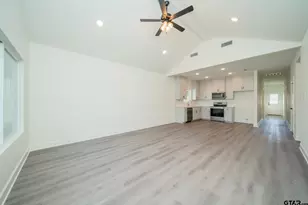 390 Alexander St, Kilgore, TX 75662 - Photo 5