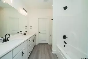 390 Alexander St, Kilgore, TX 75662 - Photo 23