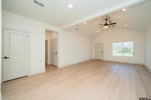 392 Alexander St, Kilgore, TX 75662 - Photo 9