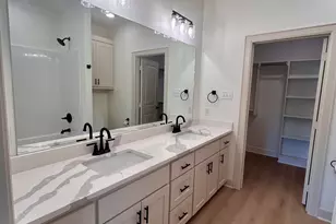 392 Alexander St, Kilgore, TX 75662 - Photo 13