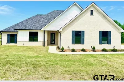 349 Brooks Dr, Gladewater, TX 75647 - Photo 3