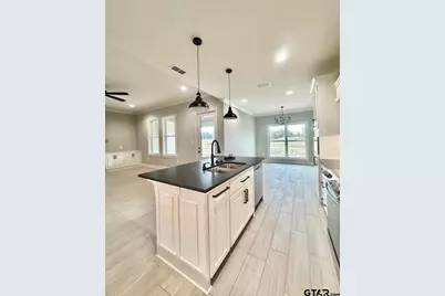 349 Brooks Dr, Gladewater, TX 75647 - Photo 17