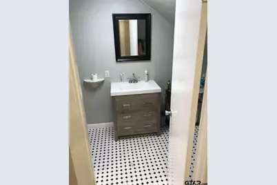 208 W Phillips, Apt 300, Tyler, TX 75701 - Photo 5