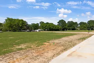 207 E Teal Dr, Troup, TX 75789 - Photo 1