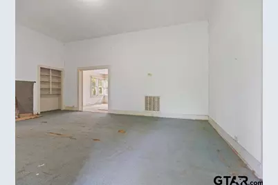 529 E Fm 323, Palestine, TX 75801 - Photo 13