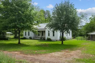 529 E Fm 323, Palestine, TX 75801 - Photo 3