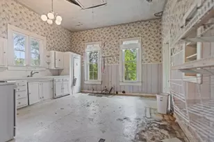 529 E Fm 323, Palestine, TX 75801 - Photo 17