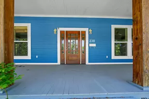 230 N Henderson, Rusk, TX 75785 - Photo 3