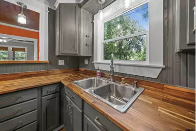 230 N Henderson, Rusk, TX 75785 - Photo 9