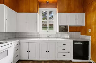 210 S Adams, Tyler, TX 75702 - Photo 11