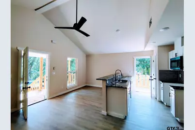 708 N 1st, Gladewater, TX 75647 - Photo 9