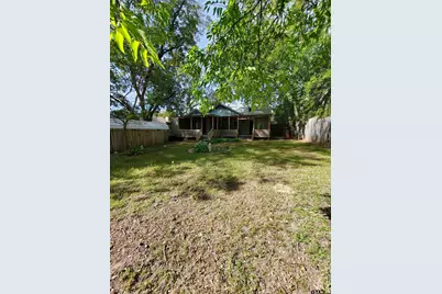 716 Sycamore, Mineola, TX 75773 - Photo 3