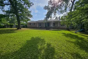 105 Glenwood Dr, Palestine, TX 75801 - Photo 9