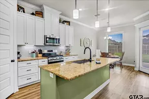 1802 Forestdale Blvd, Whitehouse, TX 75791 - Photo 1