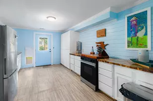 408 Morton, Palacios, TX 77465 - Photo 9