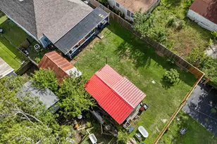 408 Morton, Palacios, TX 77465 - Photo 25