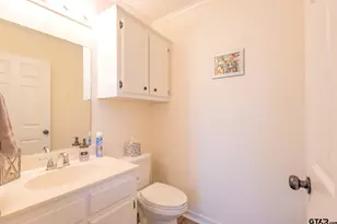 2505 W Gay Ave, Gladewater, TX 75647 - Photo 9