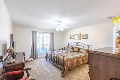 2505 W Gay Ave, Gladewater, TX 75647 - Photo 11