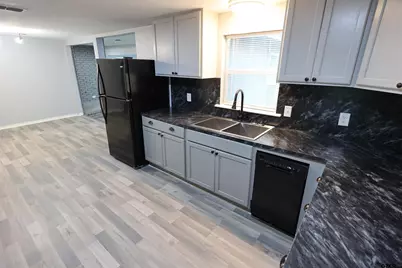 199 Linda Dr, Jefferson, TX 75657 - Photo 9