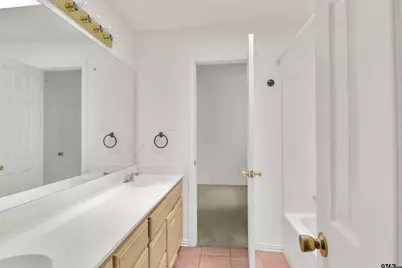 2006 Villa Dr, Tyler, TX 75703 - Photo 11