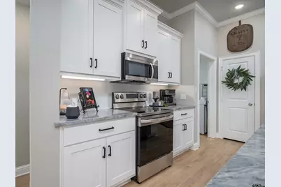 401 Meadows Court, Chandler, TX 75758 - Photo 11