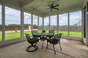 401 Meadows Ct, Chandler, TX 75758 - Photo 29