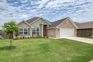 401 Meadows Ct, Chandler, TX 75758 - Photo 3