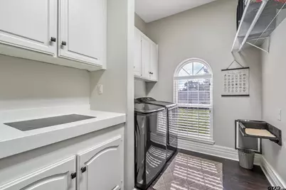 1881 Valley View, Tyler, TX 75703 - Photo 23