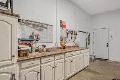 1881 Valley View, Tyler, TX 75703 - Photo 29