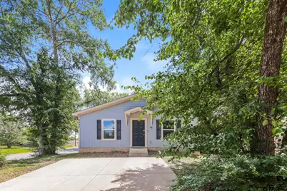 2525 N Tenneha Avenue, Tyler, TX 75702 - Photo 1